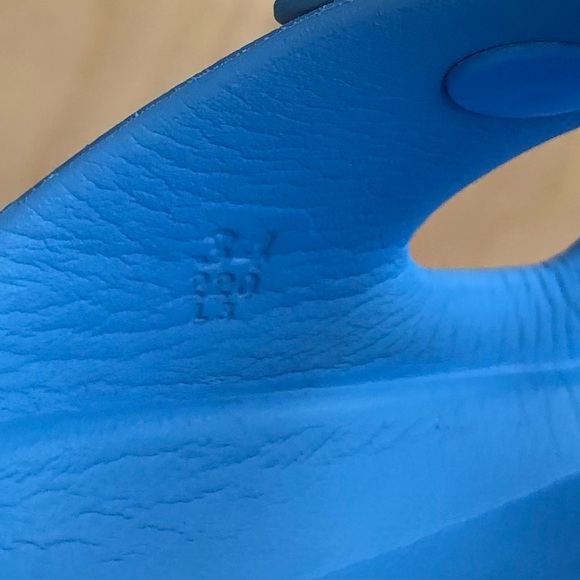 Birkenstock Kids Blue EVA Two-Strap Slide Sandals Size 34. - Picture 7 of 9